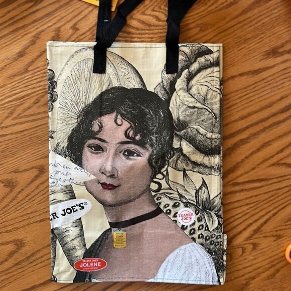 Trader Joe’s Plastic Reusable Shopping Tote Bag 6 Gallon Collectible Corn - Picture 3 of 15